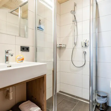 Spacious Holiday With Beautiful Roof Terrace In The Centre * Neukirchen am Großvenediger